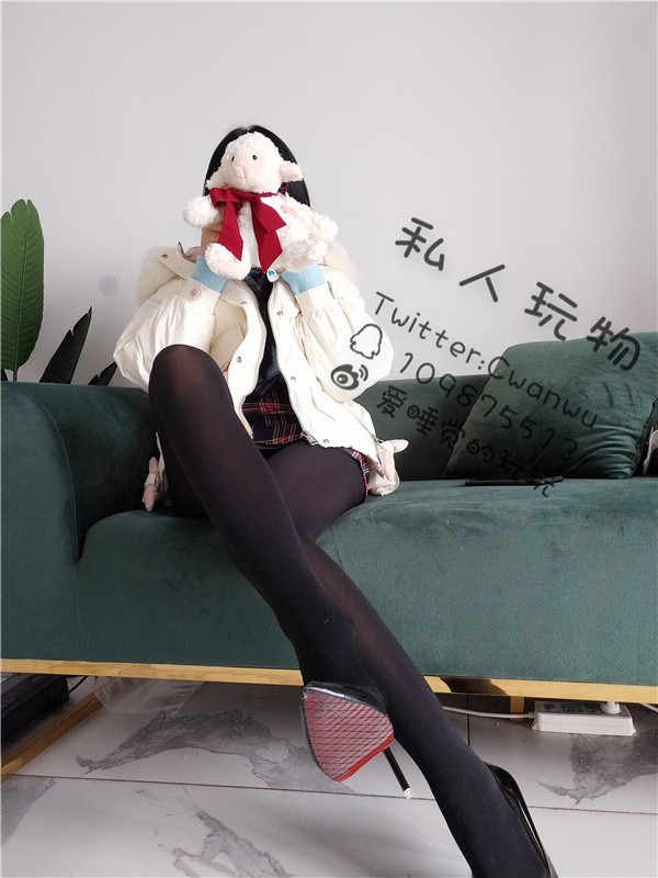 極品網紅少女@PR社@福利姬@私人玩物（愛玩玩呀）之古怪的黑絲學妹（31P/5V/893MB） COSPLAY-第2張