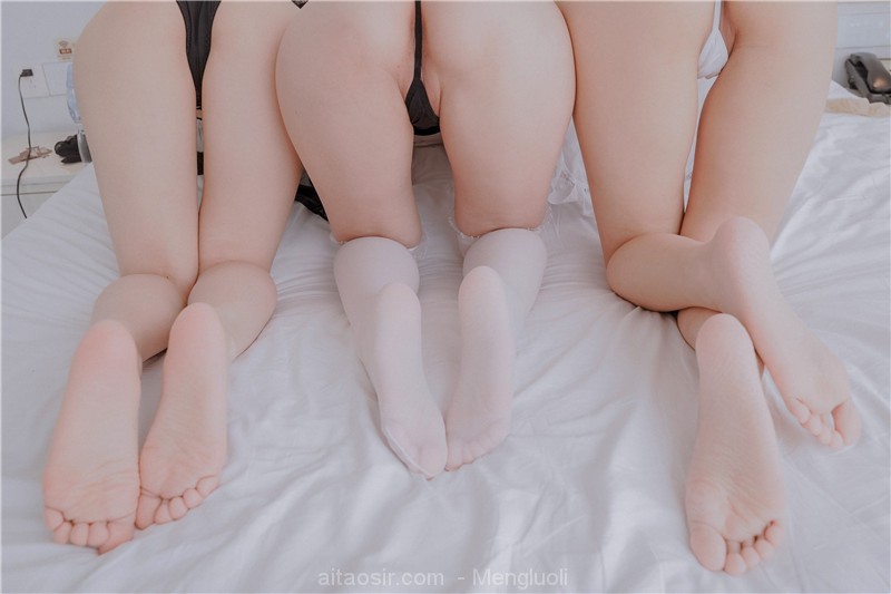 美乳女神小鳥醬Kotori 百合系列3 情趣白絲 三姐妹花互舔腳 高清720P豪華版（50P/1V/727MB） COSPLAY-第2張