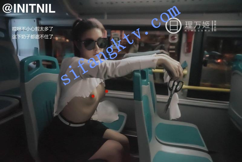 露出女神▌理万姬 ▌ 公交婊子露出被赶下车 图 02