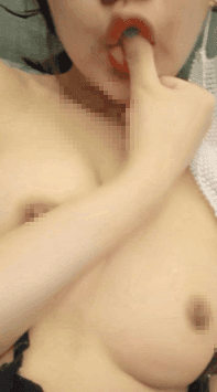 ♥️ 身材很哇赛的小姊姊 抬起双腿露粉穴手指扣弄裸舞 图 03