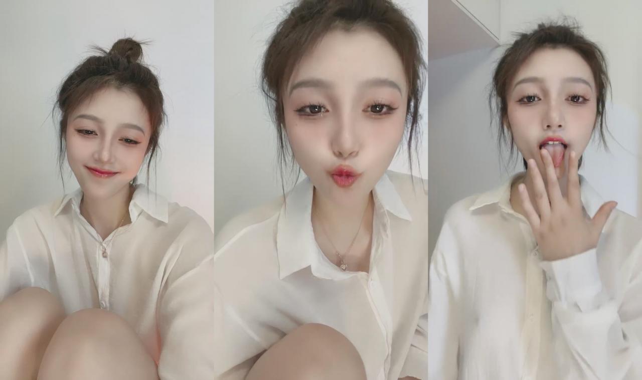 ❤️校花女神~ 天真 美乳美臀道具扣穴自慰~白浆直流~! 图 05