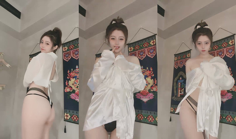 ❤️校花女神~ 天真 美乳美臀道具扣穴自慰~白浆直流~! 图 06