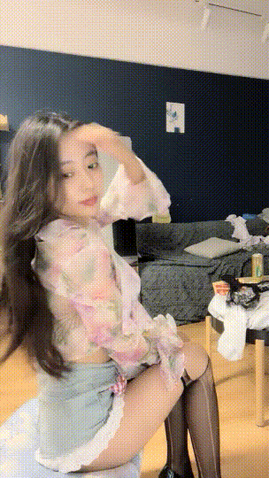重磅!女神突破自我~ 甜甜是你 漏B自慰!我皮都撸破了~ 图 01