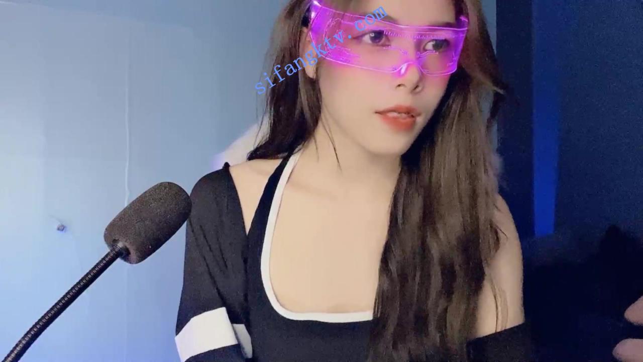 ❤❤❤超好看的高端女神 __SOda__ 道具对着镜头实打实的插 图 05