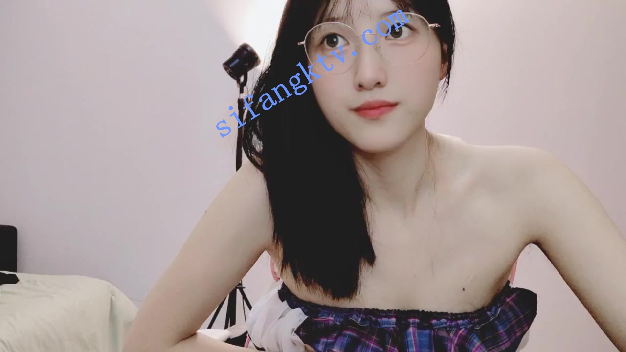 ❤❤❤ Jiuyue_ 好难得啊,终于看见女神的小穴了~超爱屁股 图 26
