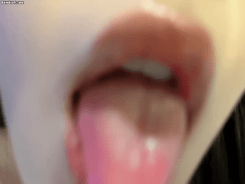秀人网 唐安琪 高价助力 轻透情趣旗袍超薄乳贴透出乳晕 图 06