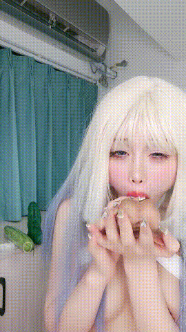 ❤️吐血推荐 孙狸 顶级颜值和粉丝视频巨屌插入喷水 图 01