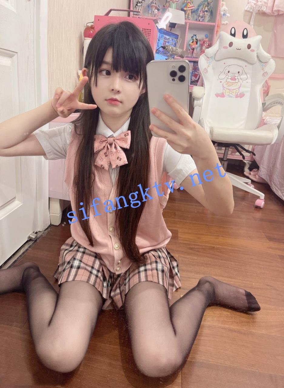 ஐ斗鱼主播ஐ蔡小熊/未流出大尺度ZW土豪定制合集7套 图 03