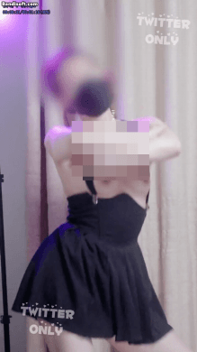推特 咚小姐 抖音风裸舞天花板 超级长腿 裸舞变装 很顶 图 05