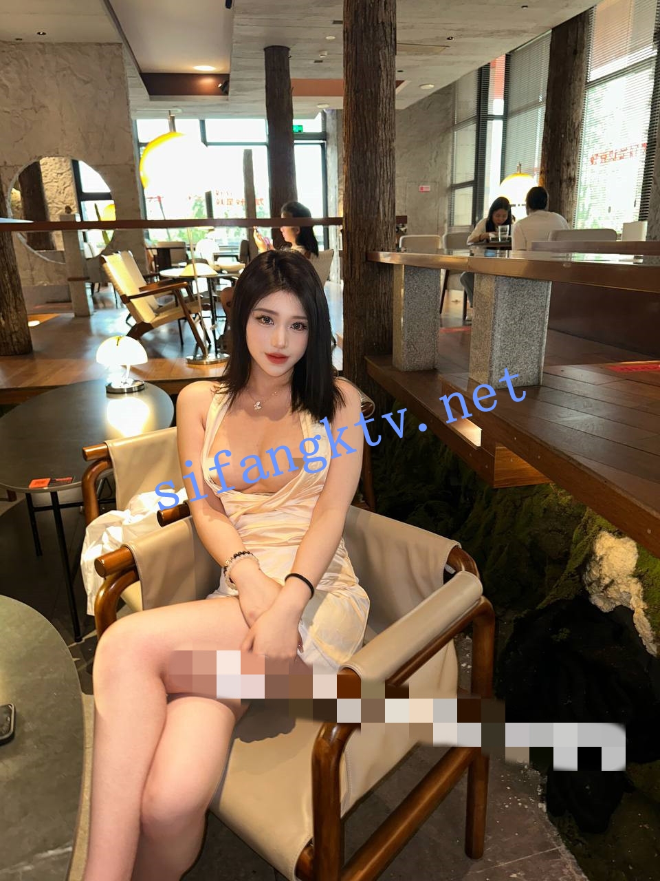 女神级反差婊 瑜宝 8月VIP群付费福利 图 02