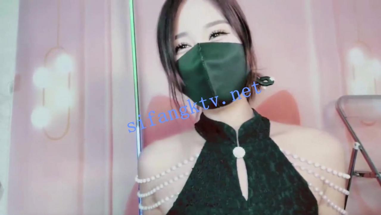 2023.9.15 芒果 群秀脱衣道具掰逼爆菊 极品美逼像花一样 图 01