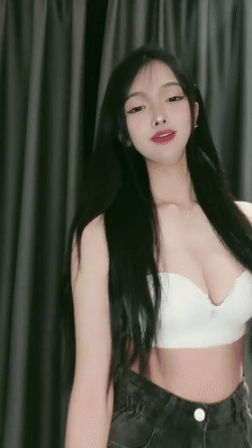 ☸裸舞女神 黎苏苏 大长腿魔鬼身材 一字马动感骚舞诱惑 图 02