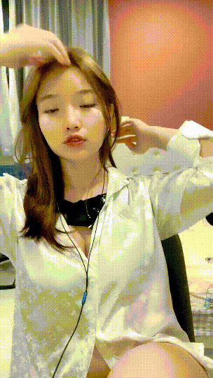 G奶女神!我靠!奶子好大好漂亮~ 小熊儿 揉穴自慰!狂撸 图 01
