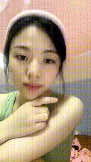 兄弟们!好纯好纯!清纯邻家女神~ 小白甜妹 扣穴自慰~爽 图 01