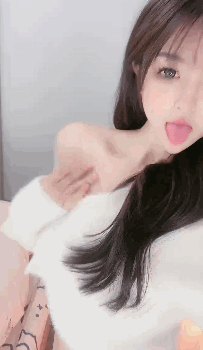 极品尤物网红女神! 川上富江 自摸骚穴特写,搔首弄姿… 图 01