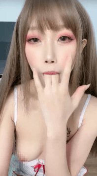 ♆ 小鹿丢了 反差女神! 道具深喉~抠穴喷水~爽到翻白眼~ 图 01