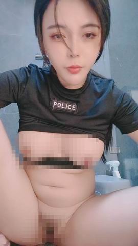 颜值高身材好的性感女模特精彩大秀直播诱惑狼友道具不… 图 02