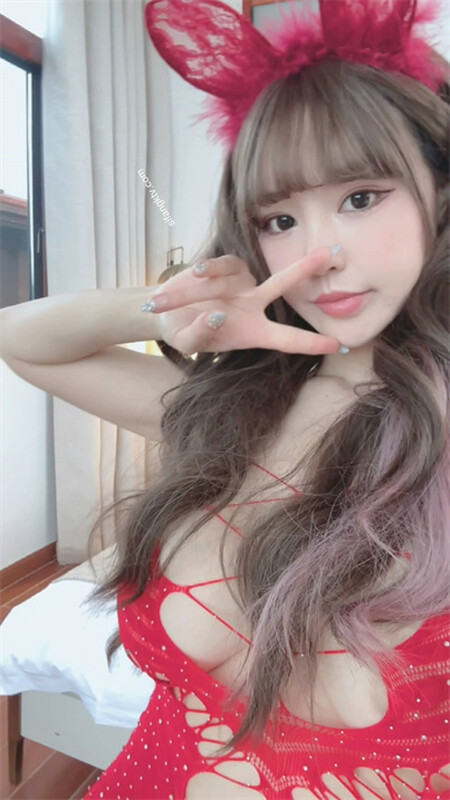 【爆乳女神炸裂私拍】秀人網巨乳網紅『朱可兒』土豪千元露乳露B超大尺度 三亞紅色綁帶黑絲魅惑 高清1080P版