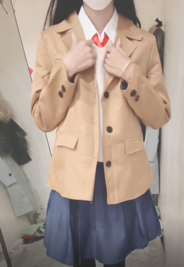 贫乳小luoli叫声淫荡 丝袜百褶裙领带白衬衫制服 当着自家猫的面 裸体跳蛋震动  1V954M