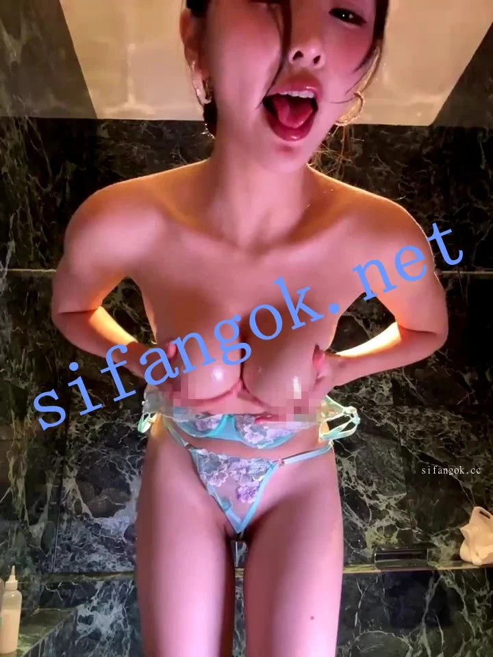 ☛ST开票 nidekikibabe 温泉洗澡票乖女儿发骚各种姿势肛珠 图 01