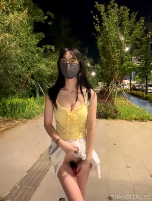 ,主播 【AUYBT-771 】美女公园里,马路边~车上~自慰 图 04